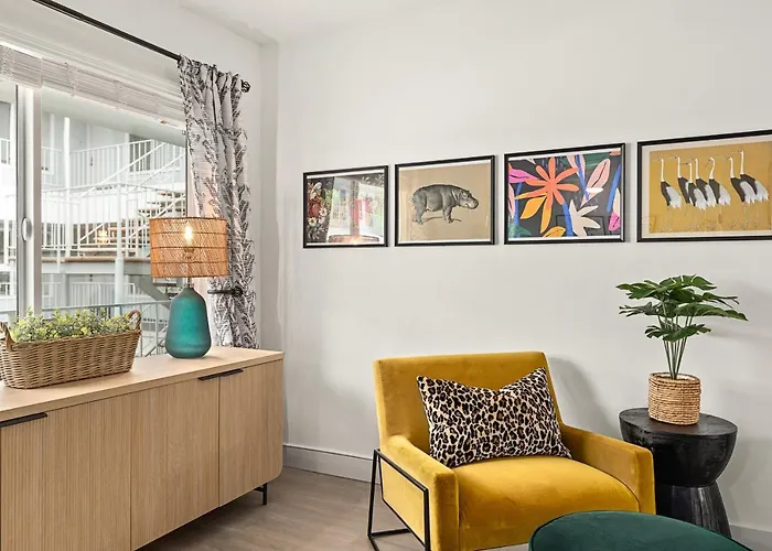 East Village Arts District, King Suite With Sofa Bed Nrp26-02357